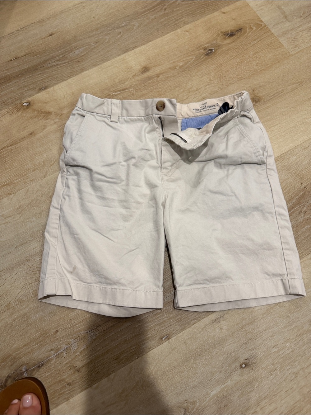 Vineyard Vines Boy’s size 14 khaki